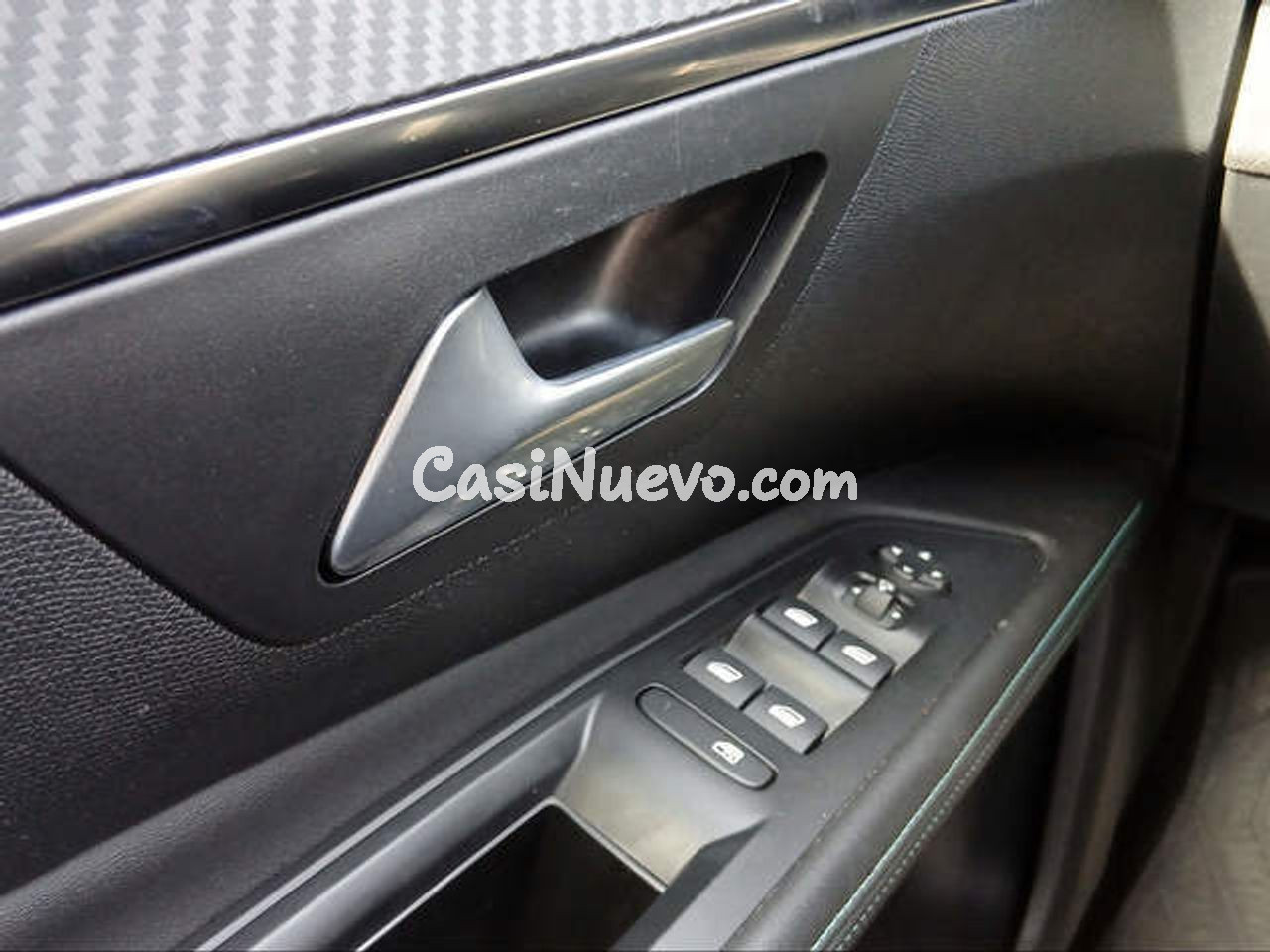 Peugeot 5008 Hybrid 1.2 Allure Pack eDCS6 100 kW (136 CV) - foto 32