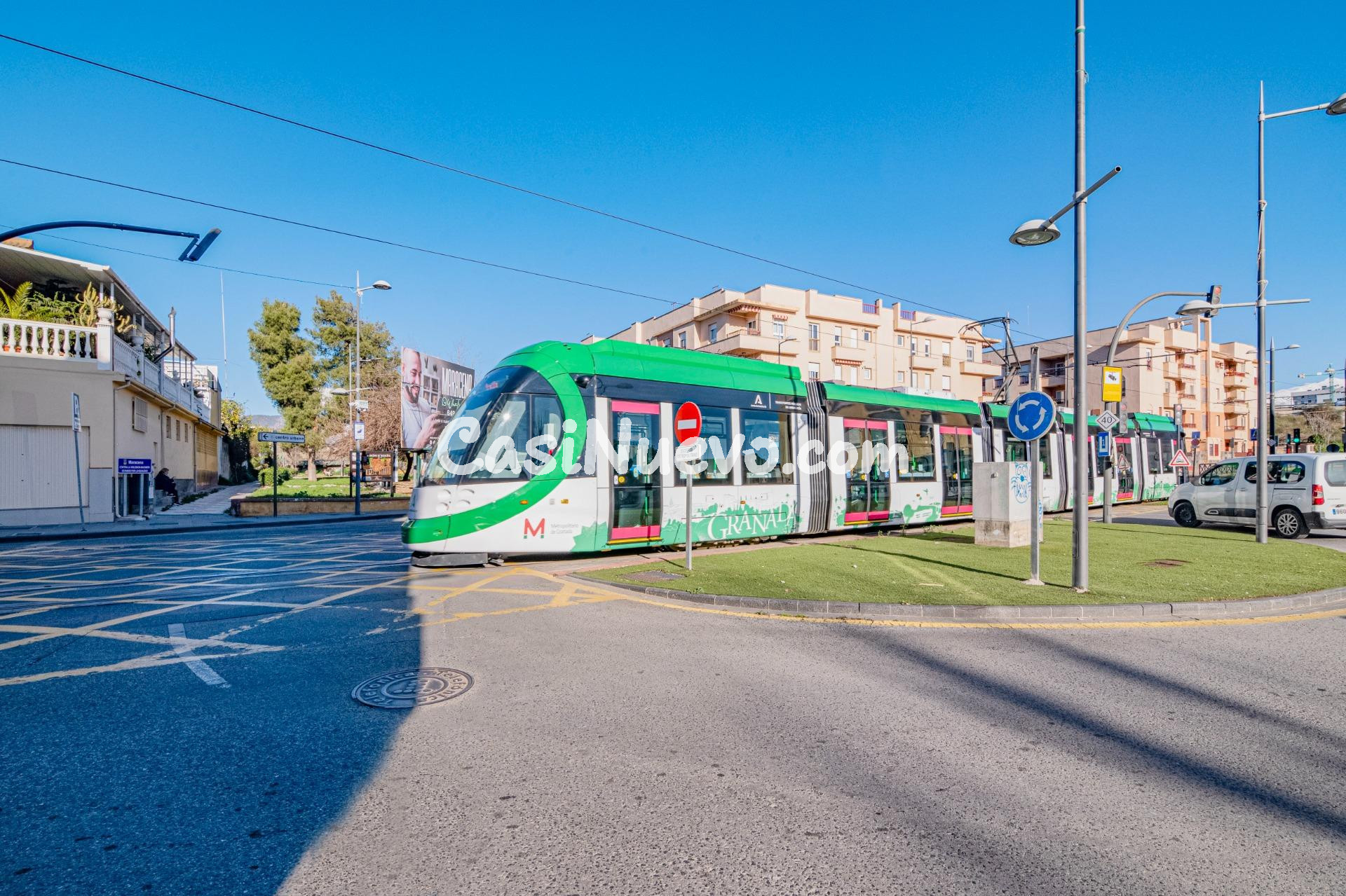 Estupendo piso de 3 dormitorios en Maracena - foto 4