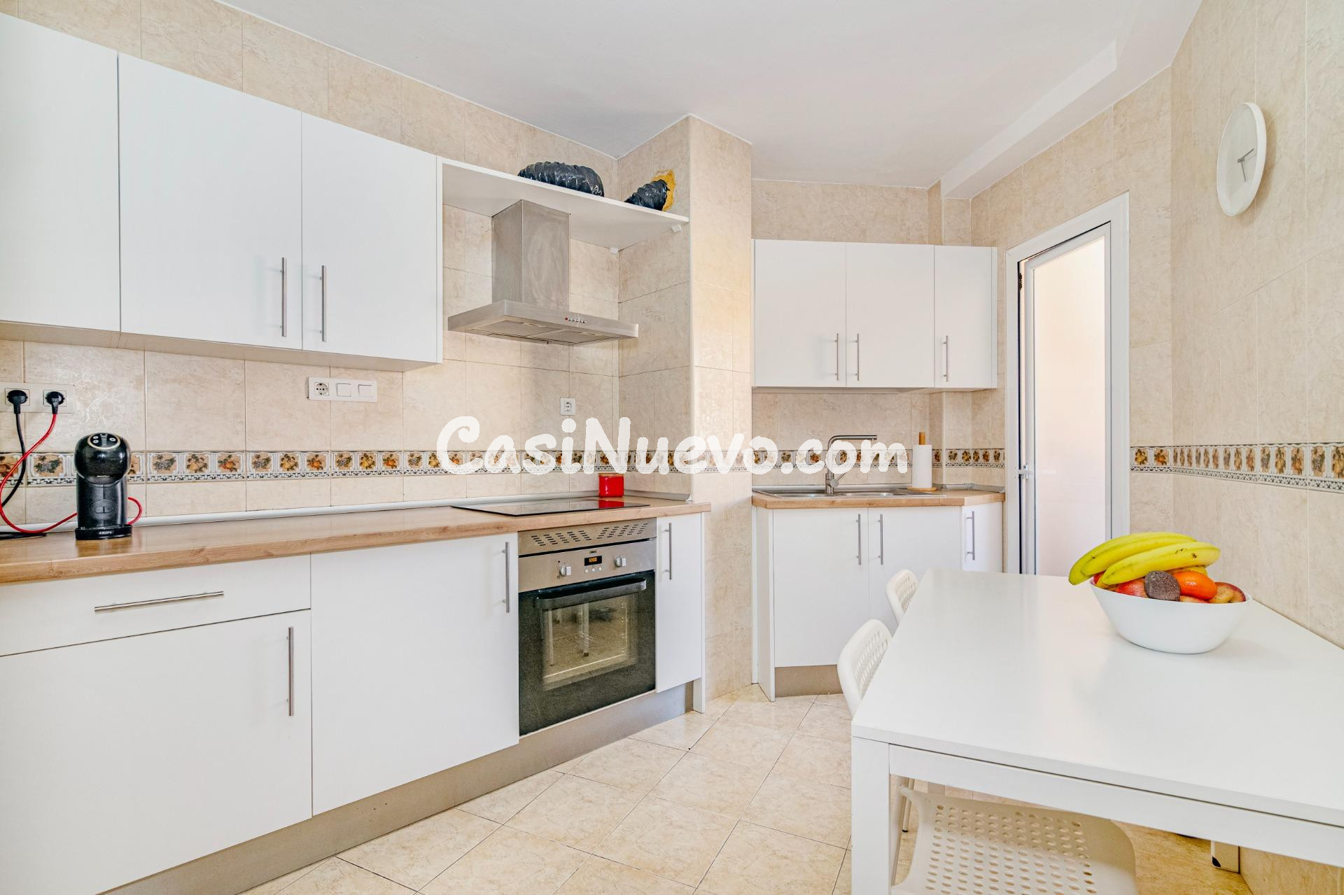 Estupendo piso de 3 dormitorios en Maracena - foto 5