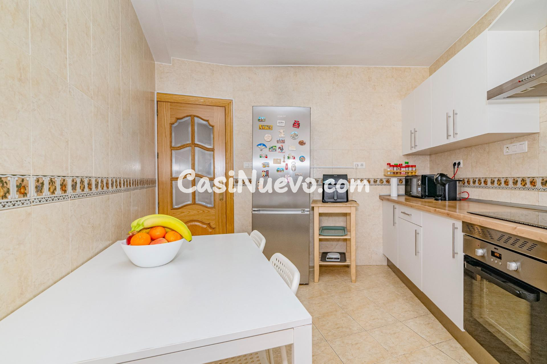 Estupendo piso de 3 dormitorios en Maracena - foto 7