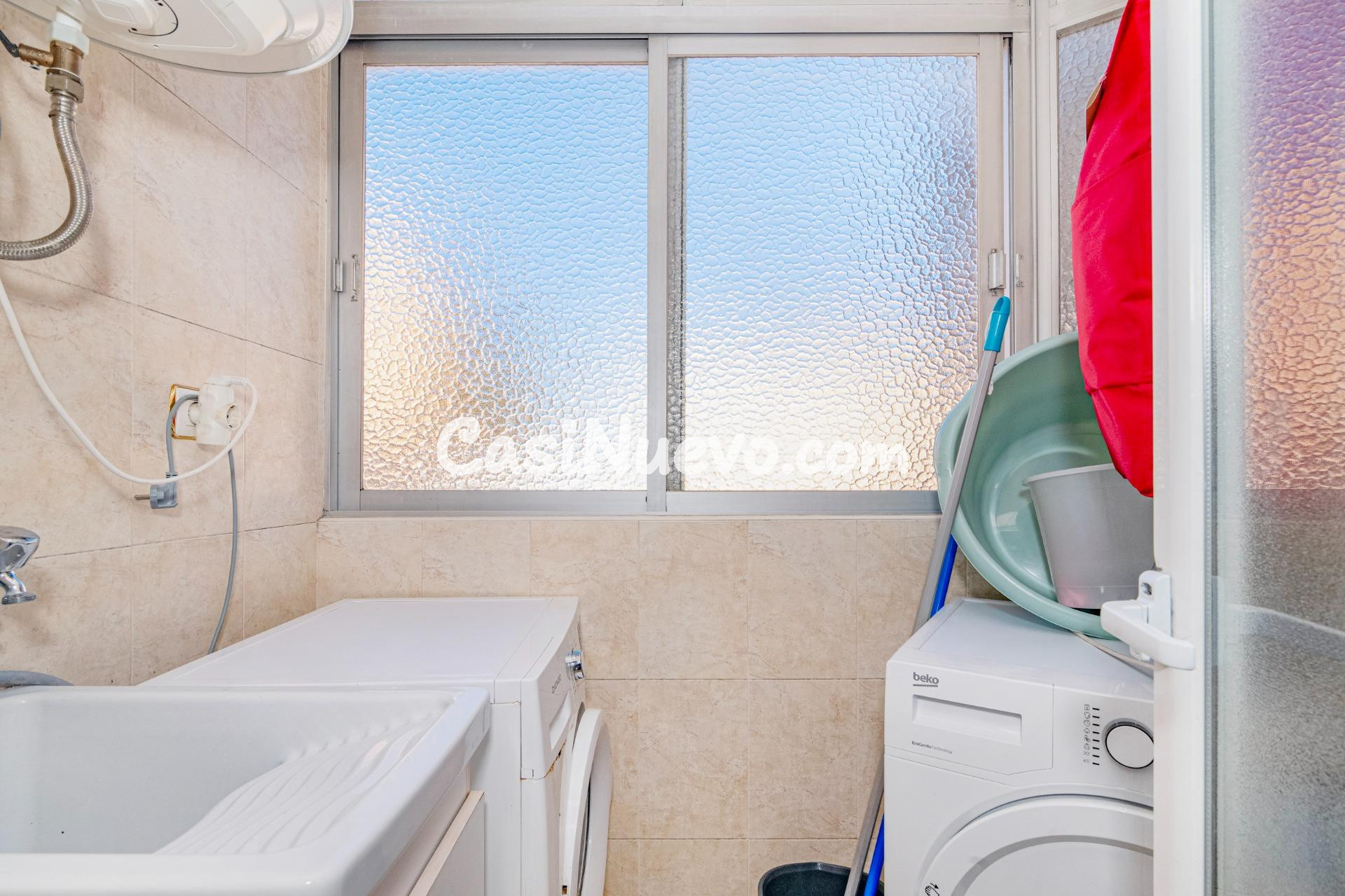 Estupendo piso de 3 dormitorios en Maracena - foto 9