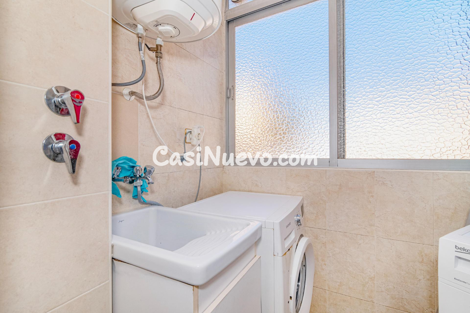 Estupendo piso de 3 dormitorios en Maracena - foto 10