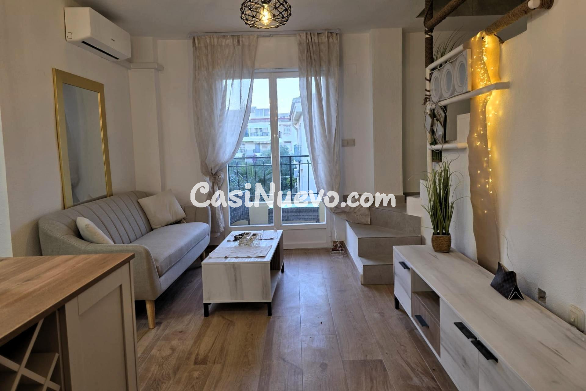 Ático recién reformado (2.ª planta, aprox. 48 m2 + 30 m2 de  - foto 3