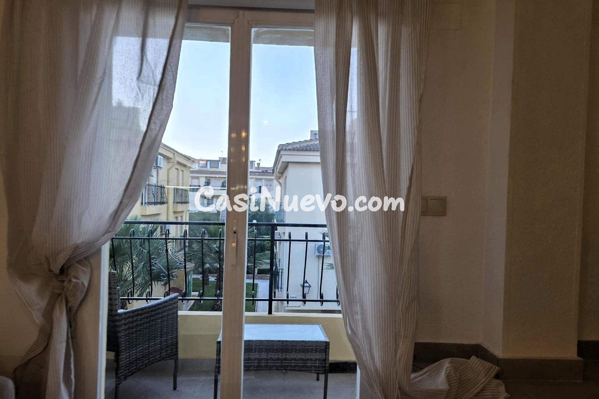 Ático recién reformado (2.ª planta, aprox. 48 m2 + 30 m2 de  - foto 5