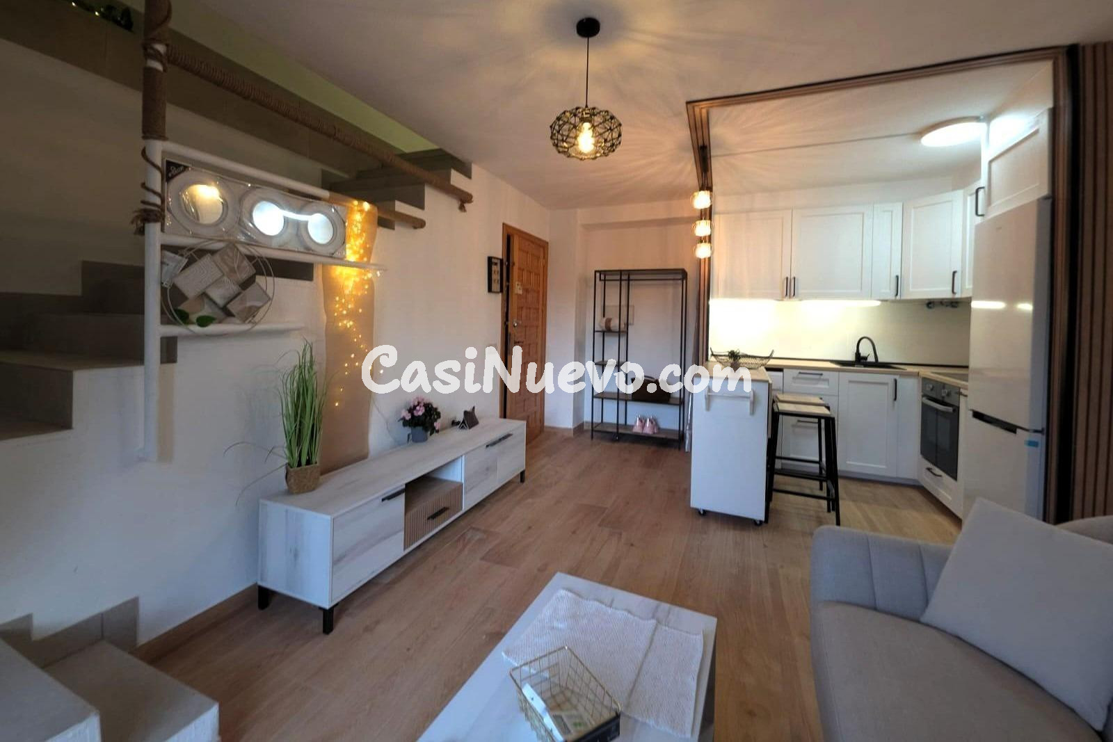 Ático recién reformado (2.ª planta, aprox. 48 m2 + 30 m2 de  - foto 10