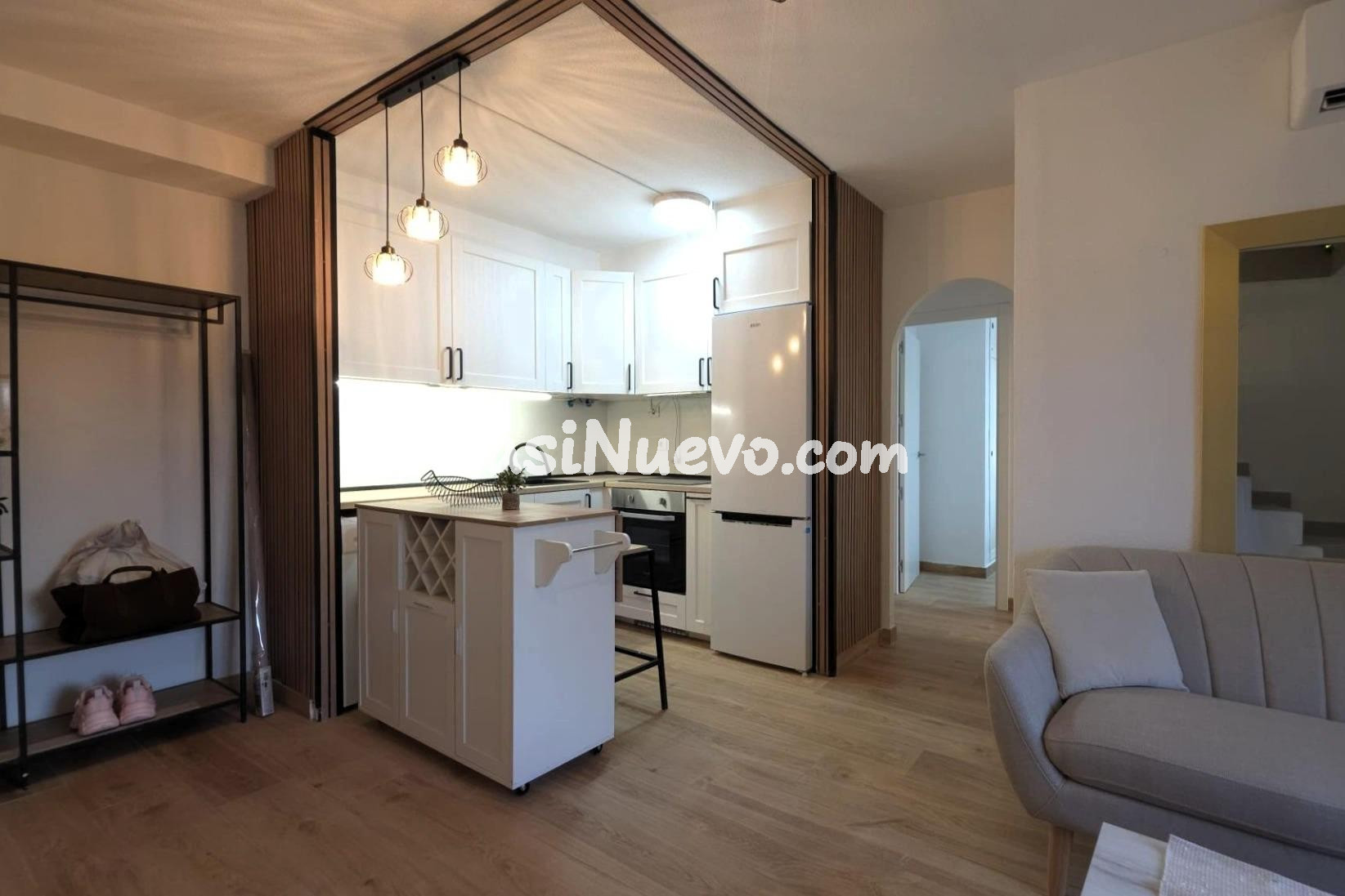 Ático recién reformado (2.ª planta, aprox. 48 m2 + 30 m2 de  - foto 12