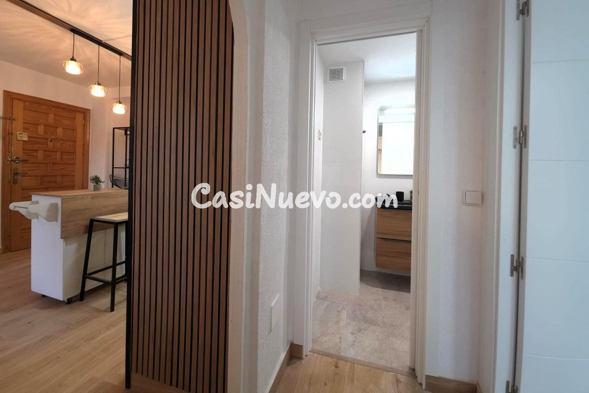 Ático recién reformado (2.ª planta, aprox. 48 m2 + 30 m2 de  - foto 19