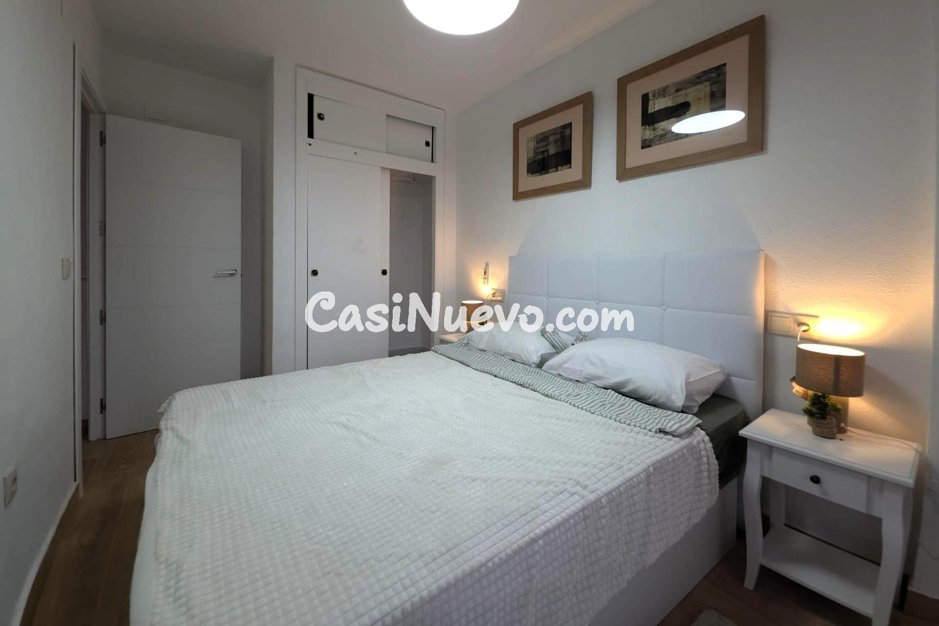 Ático recién reformado (2.ª planta, aprox. 48 m2 + 30 m2 de  - foto 26