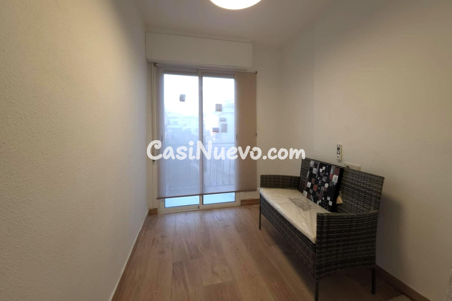 Ático recién reformado (2.ª planta, aprox. 48 m2 + 30 m2 de  - foto 29