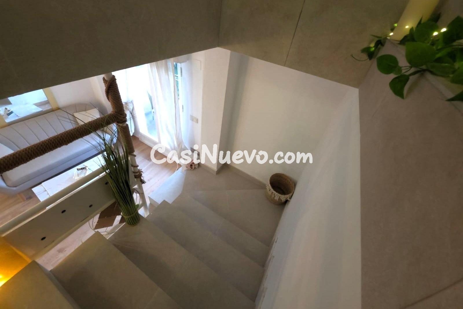 Ático recién reformado (2.ª planta, aprox. 48 m2 + 30 m2 de  - foto 34