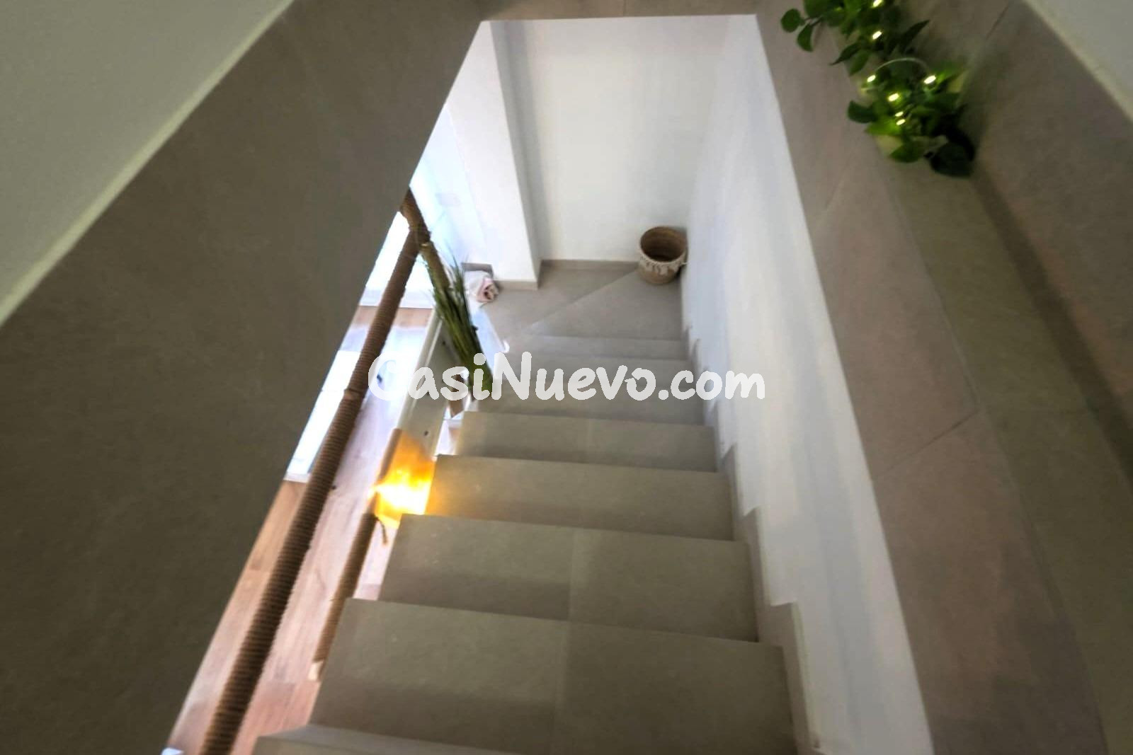 Ático recién reformado (2.ª planta, aprox. 48 m2 + 30 m2 de  - foto 35