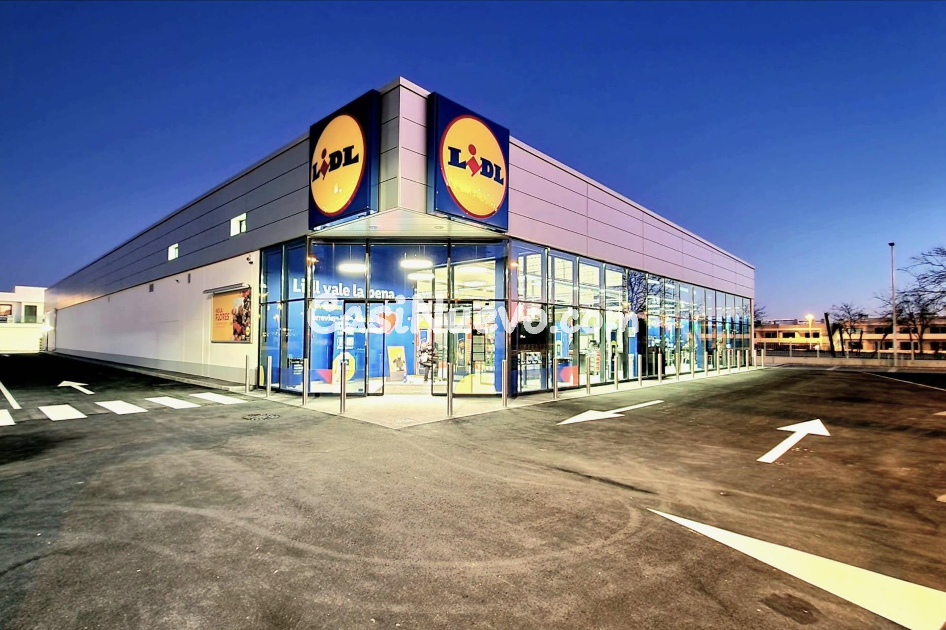 Ático recién reformado (2.ª planta, aprox. 48 m2 + 30 m2 de  - foto 48