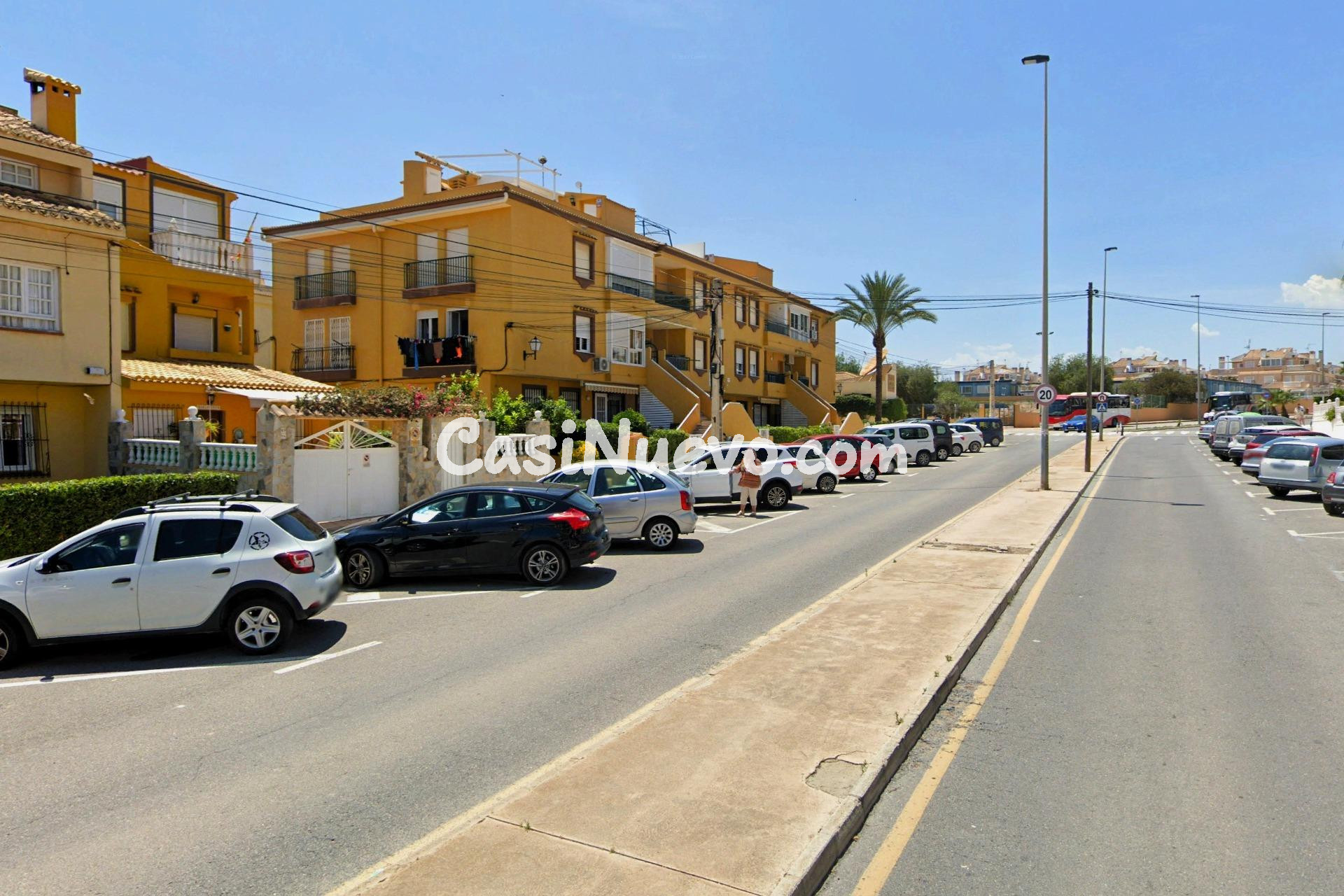 Ático recién reformado (2.ª planta, aprox. 48 m2 + 30 m2 de  - foto 50