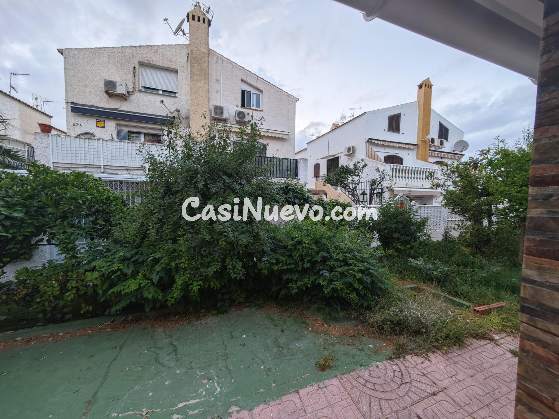 BUNGALOW BAJO DE 2 HAB EN EL CENTRO DE TORREVIEJA - foto 28