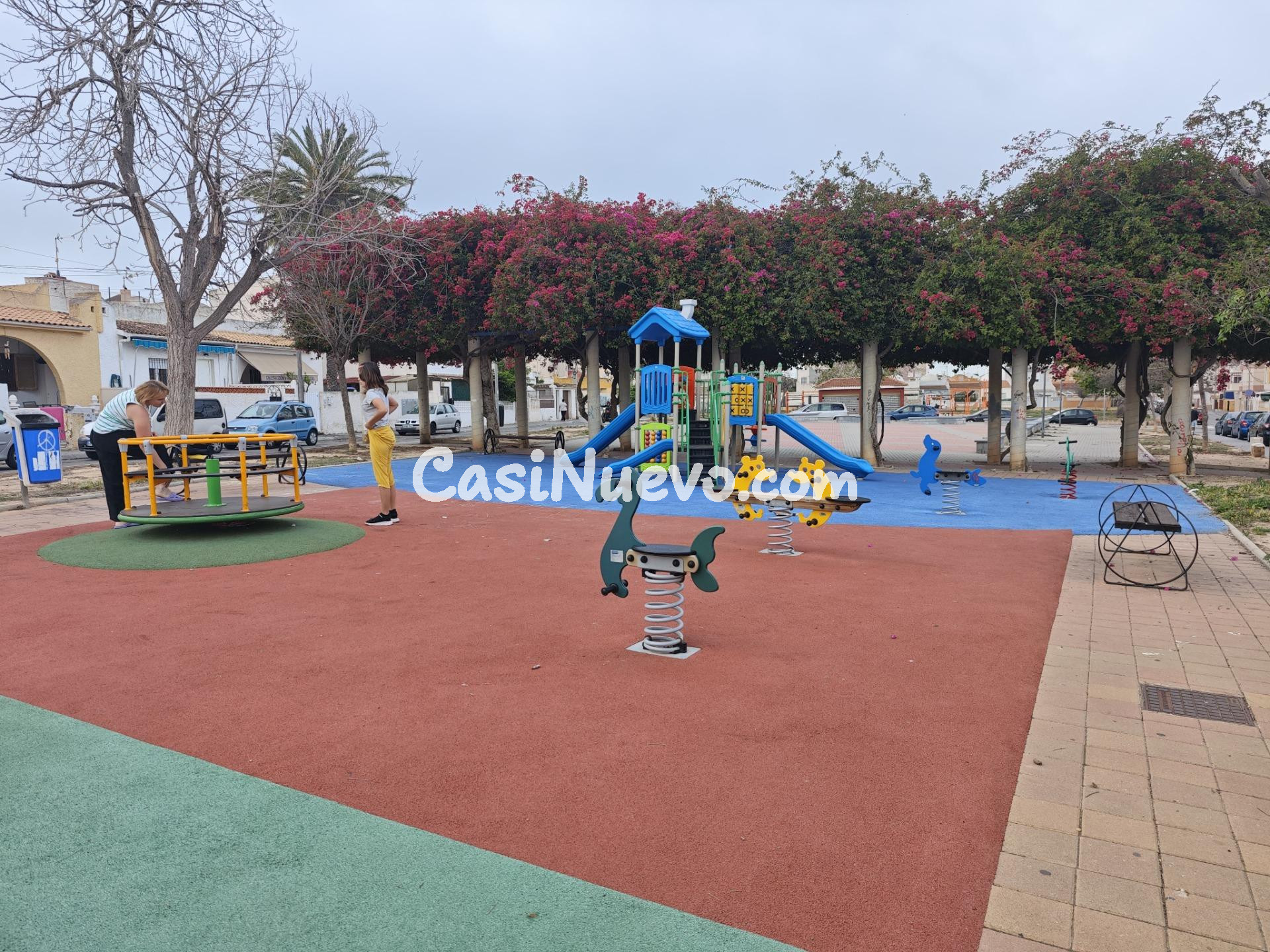 BUNGALOW BAJO DE 2 HAB EN EL CENTRO DE TORREVIEJA - foto 30