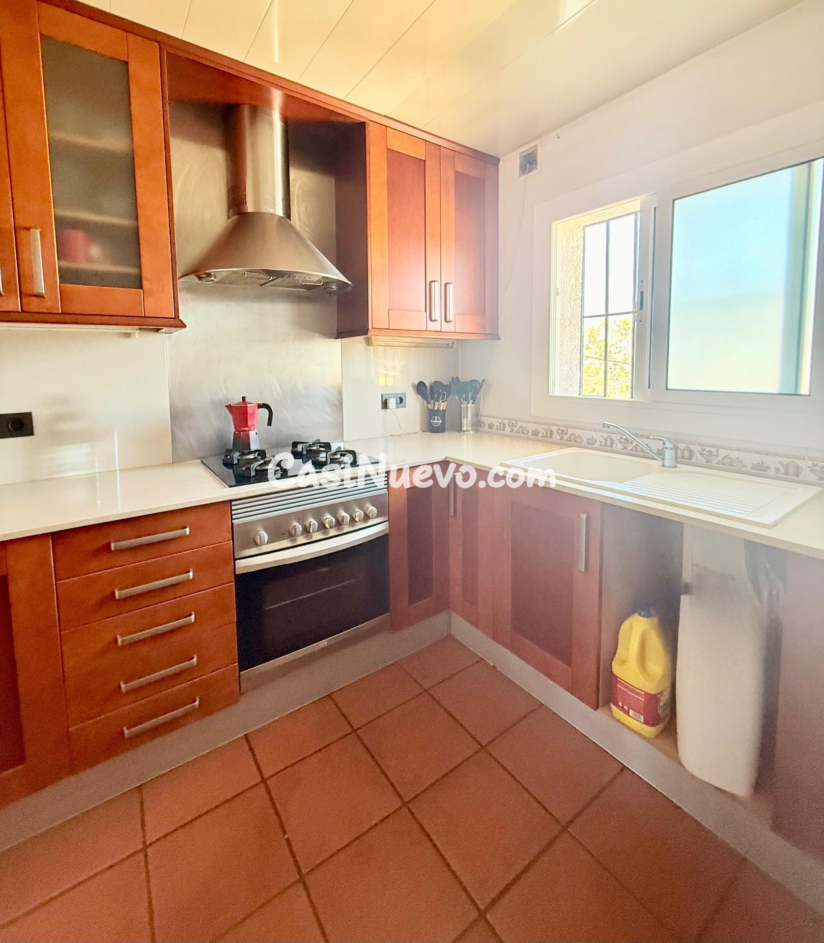 ¡Descubre tu Casa Ideal en Canyelles con Piscina y Amplio Ja - foto 13