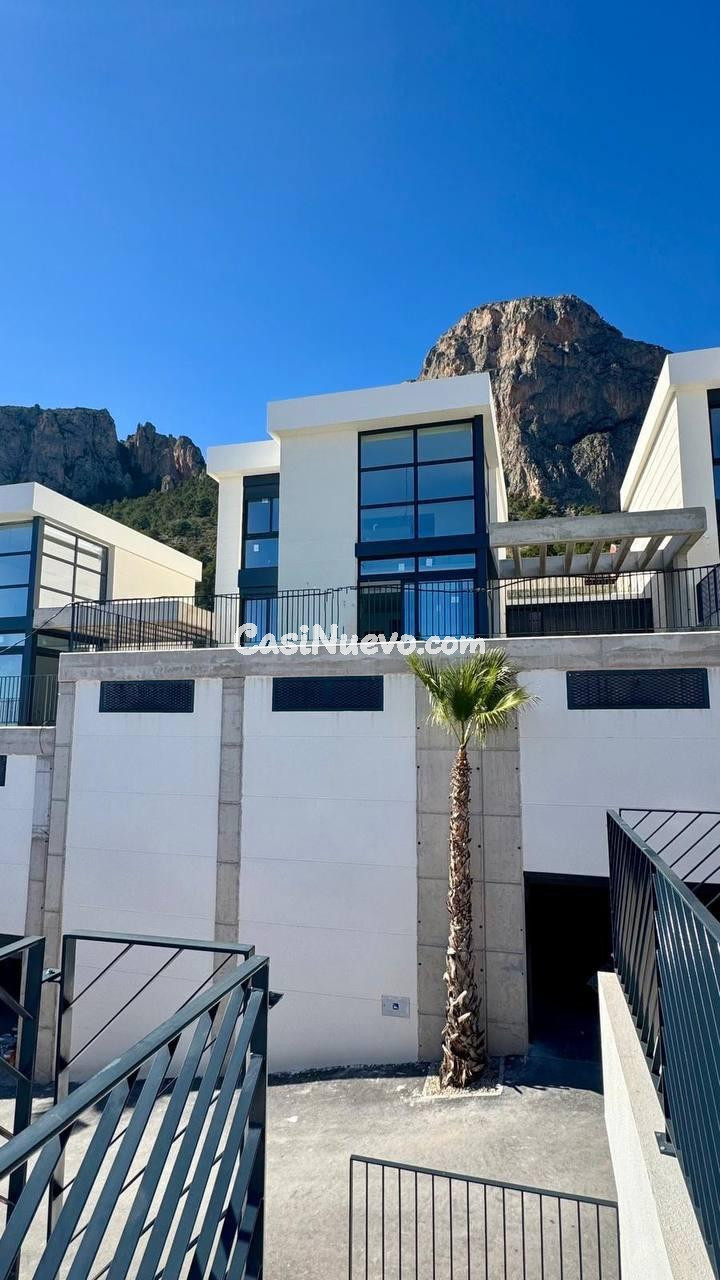 VILLA A ESTRENAR CON VISTAS AL MAR EN POLOP (ALICANTE) - foto 2