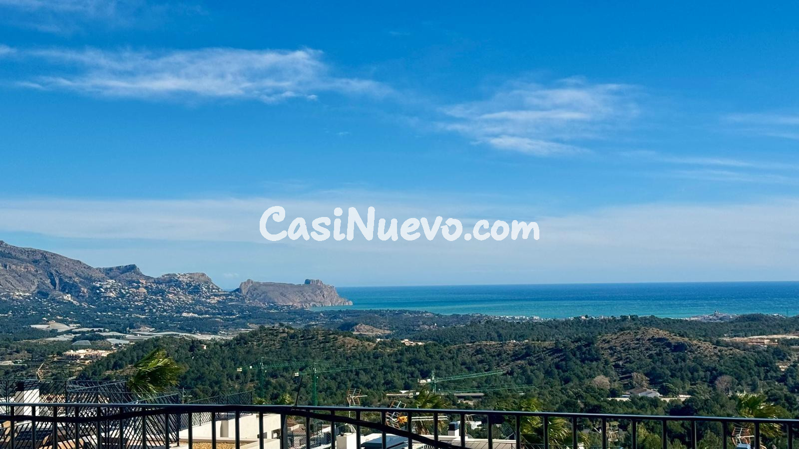VILLA A ESTRENAR CON VISTAS AL MAR EN POLOP (ALICANTE) - foto 3