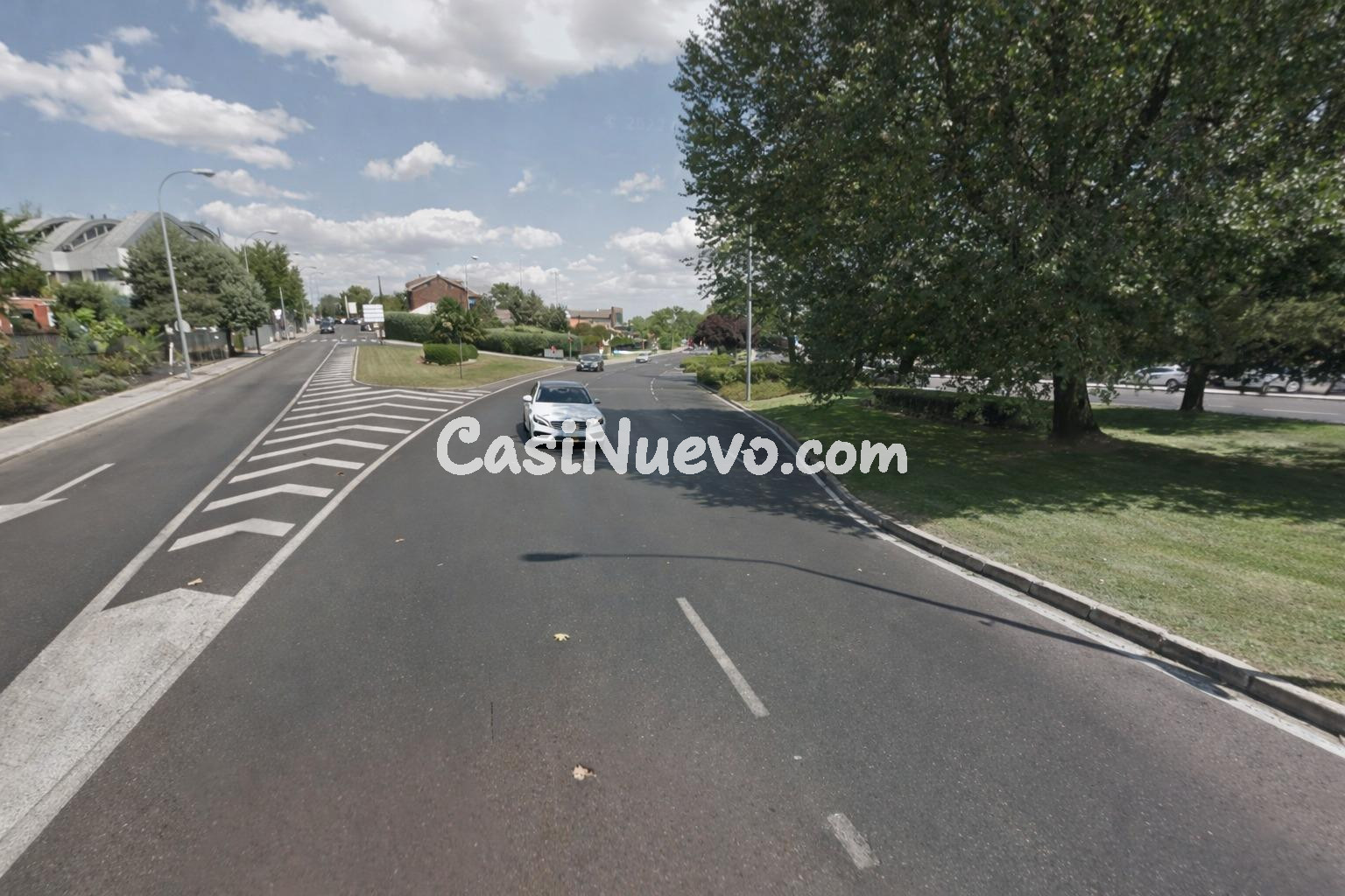 Exclusividad y Potencial Urbanístico en el Corazón de Pozuel - foto 8