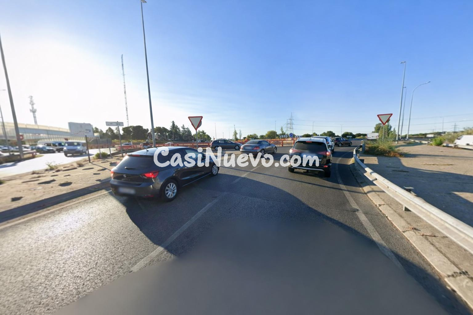 Exclusividad y Potencial Urbanístico en el Corazón de Pozuel - foto 10