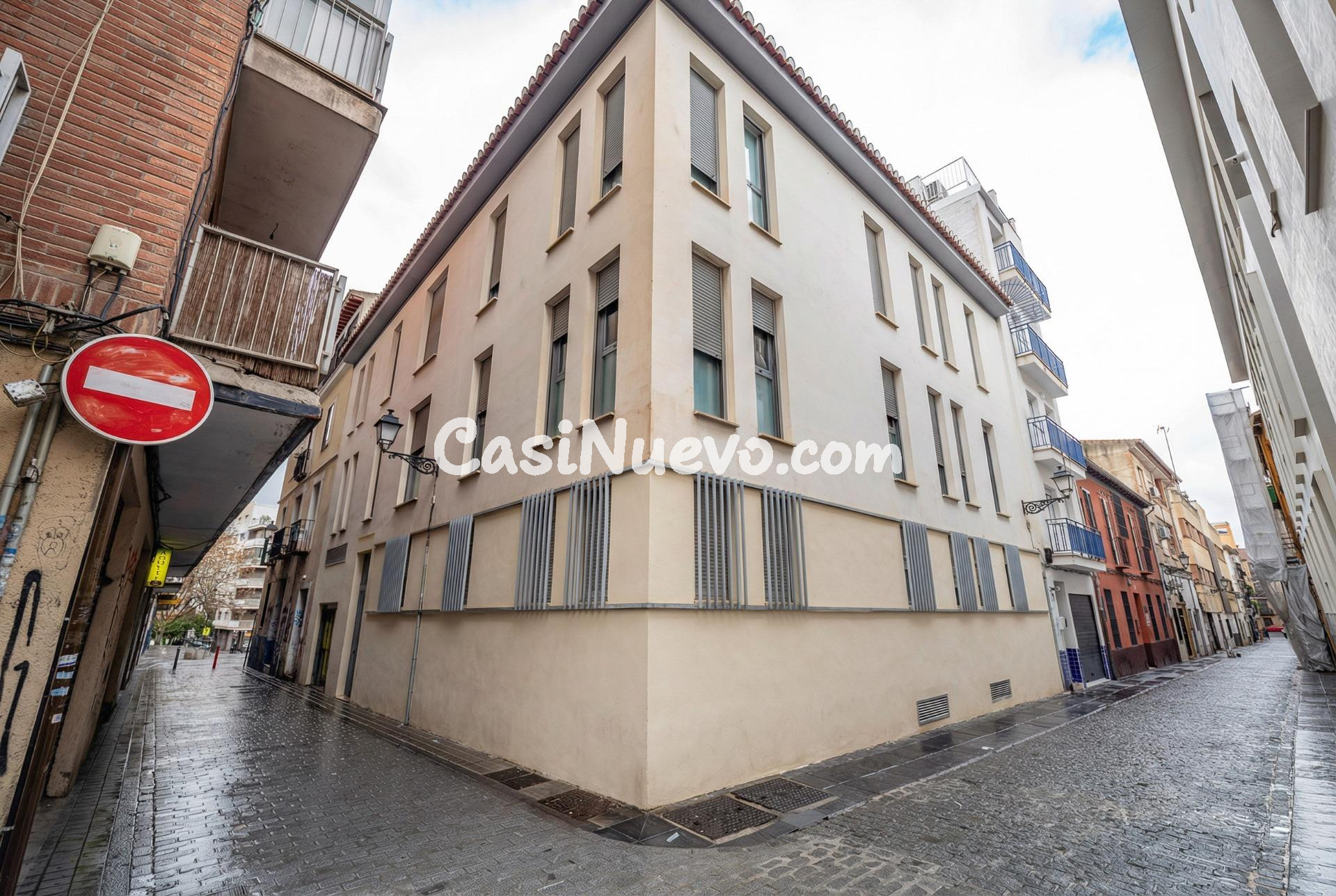 Amplio y Luminoso Piso en el Corazón de Granada