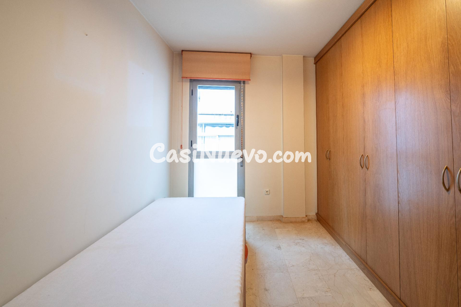 Amplio y Luminoso Piso en el Corazón de Granada - foto 12