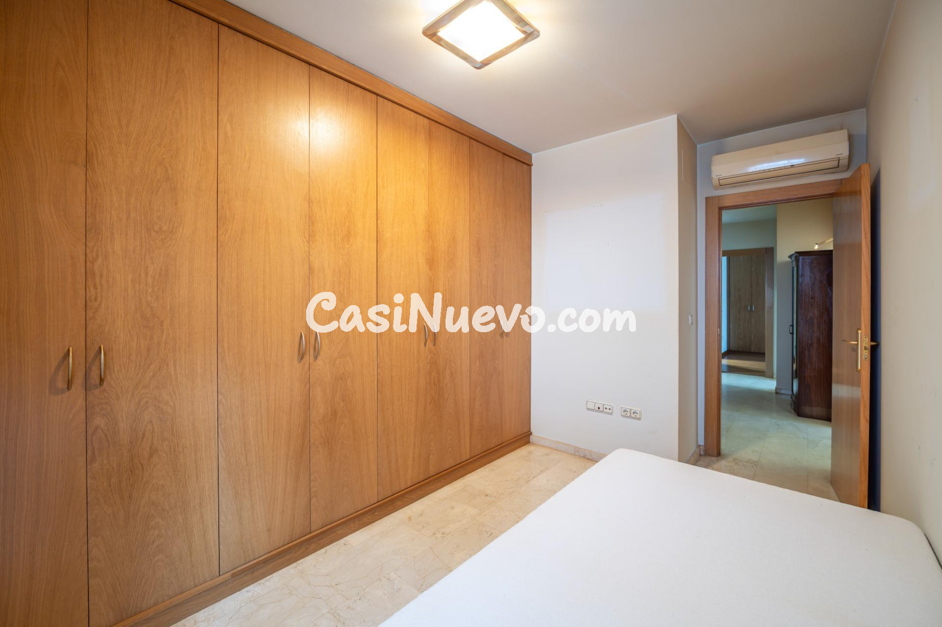 Amplio y Luminoso Piso en el Corazón de Granada - foto 13