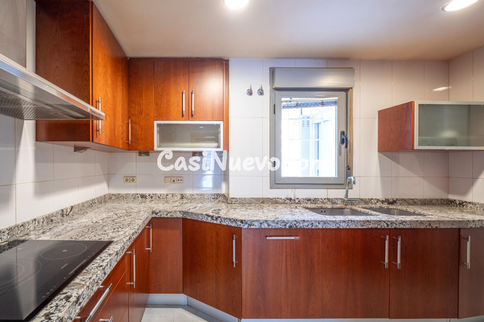 Amplio y Luminoso Piso en el Corazón de Granada - foto 25