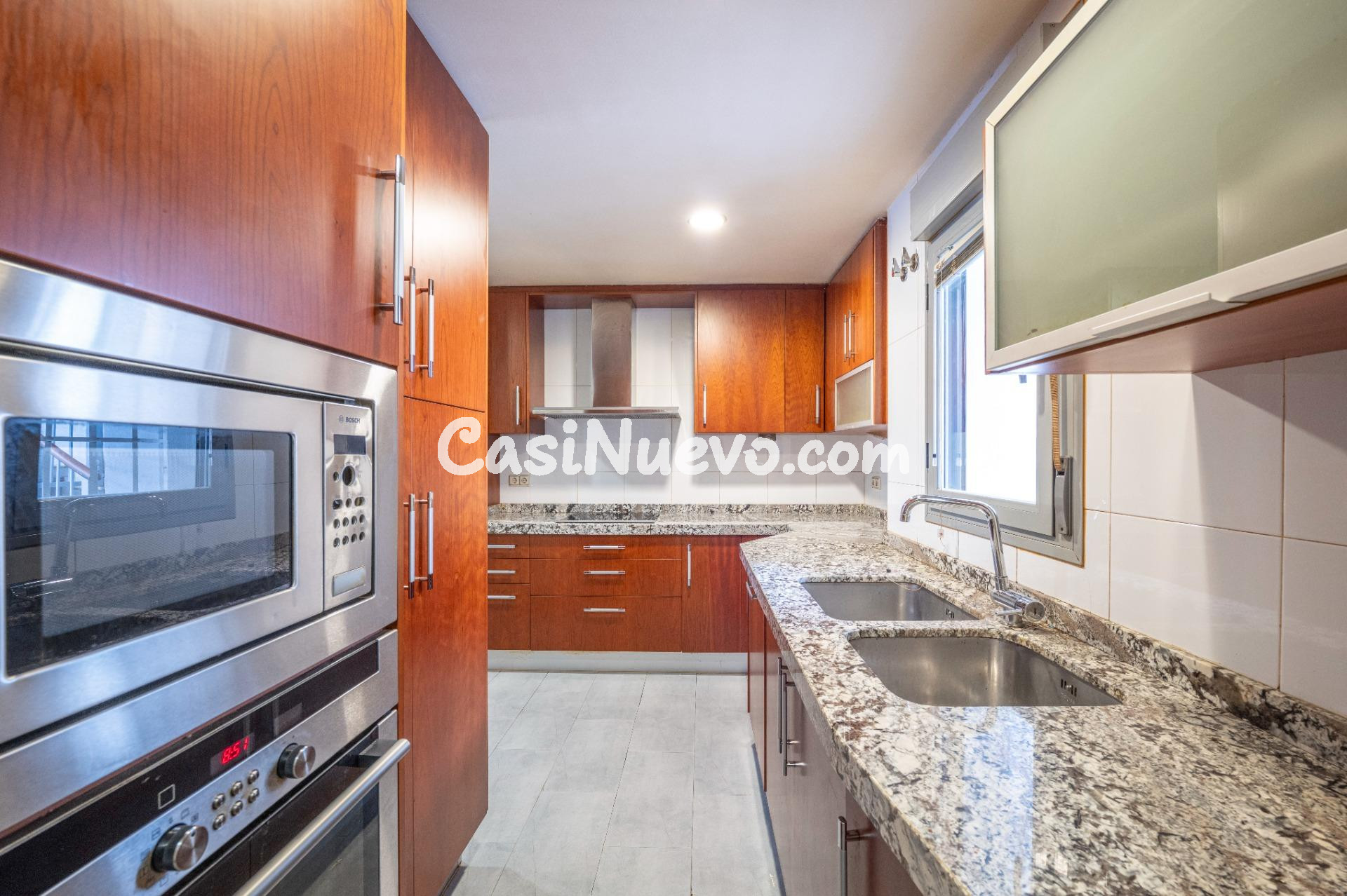 Amplio y Luminoso Piso en el Corazón de Granada - foto 29