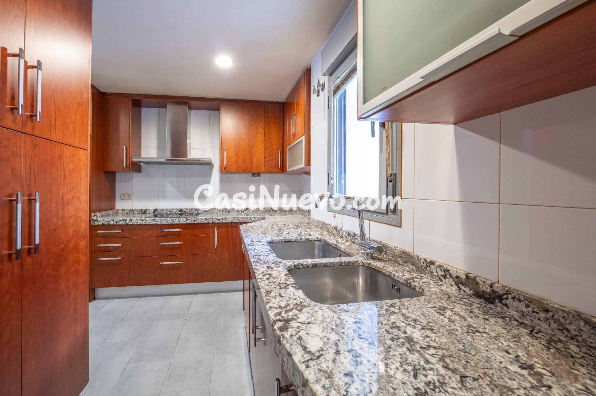 Amplio y Luminoso Piso en el Corazón de Granada - foto 30