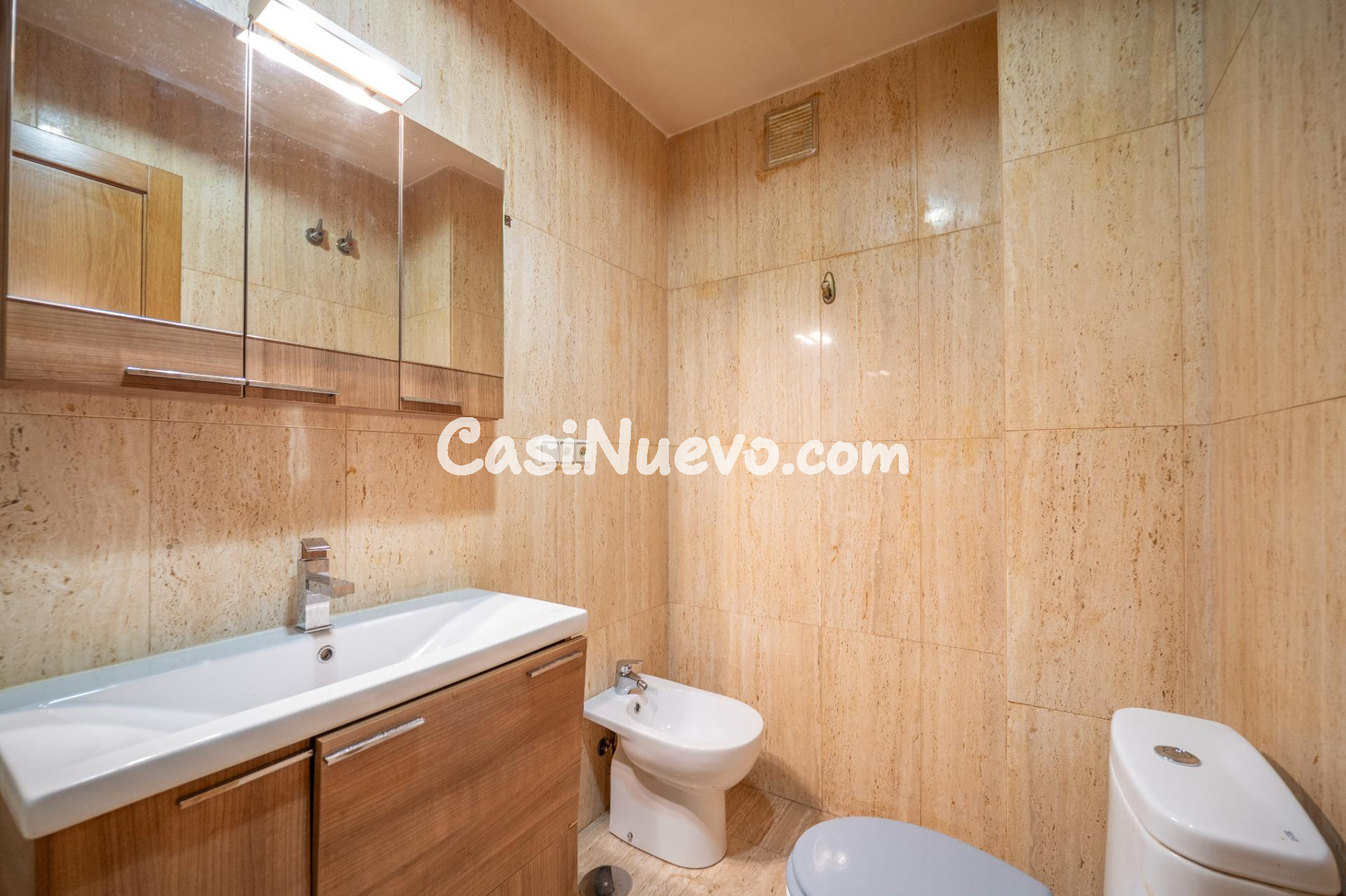 Amplio y Luminoso Piso en el Corazón de Granada - foto 35