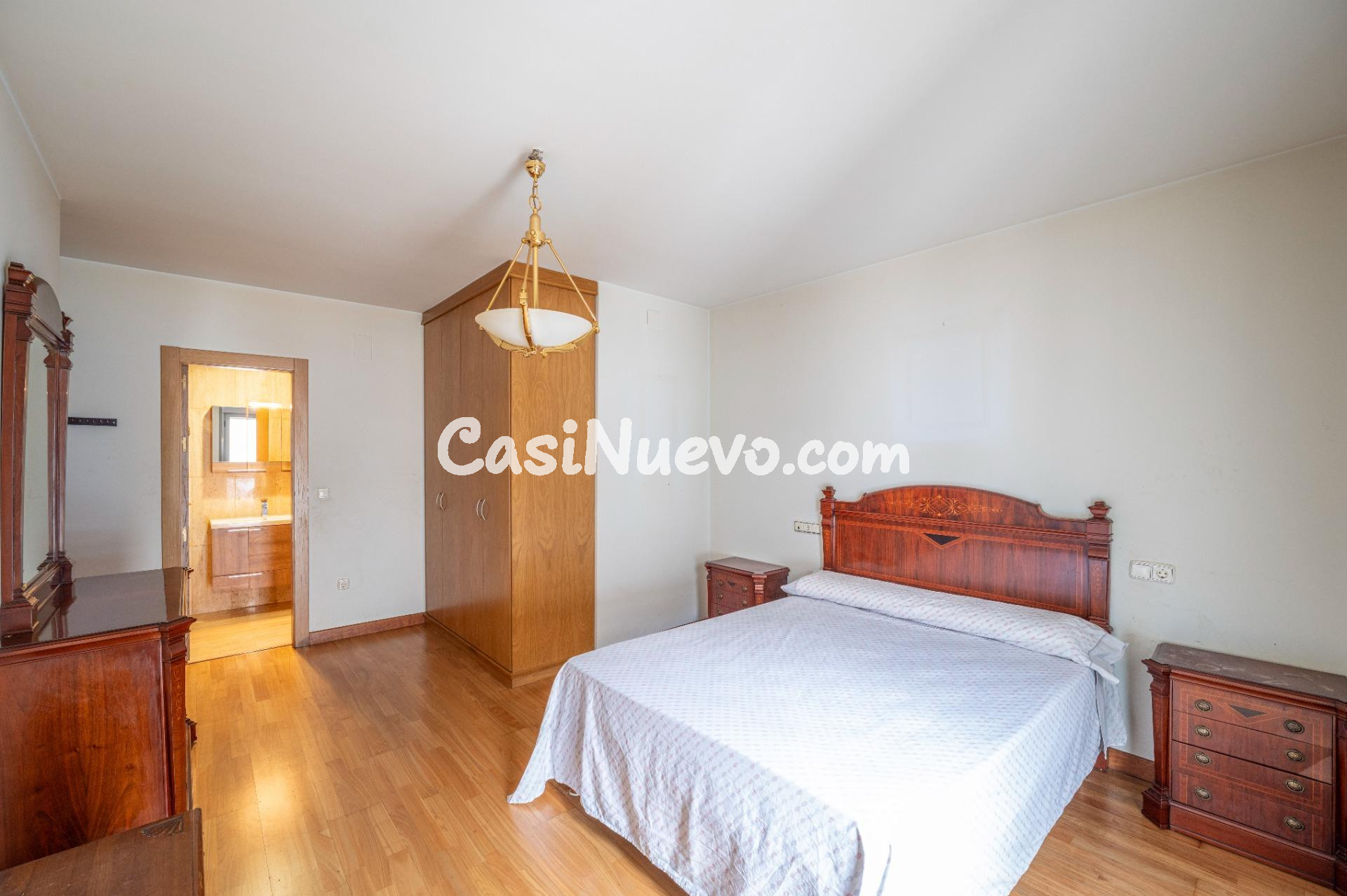 Amplio y Luminoso Piso en el Corazón de Granada - foto 37