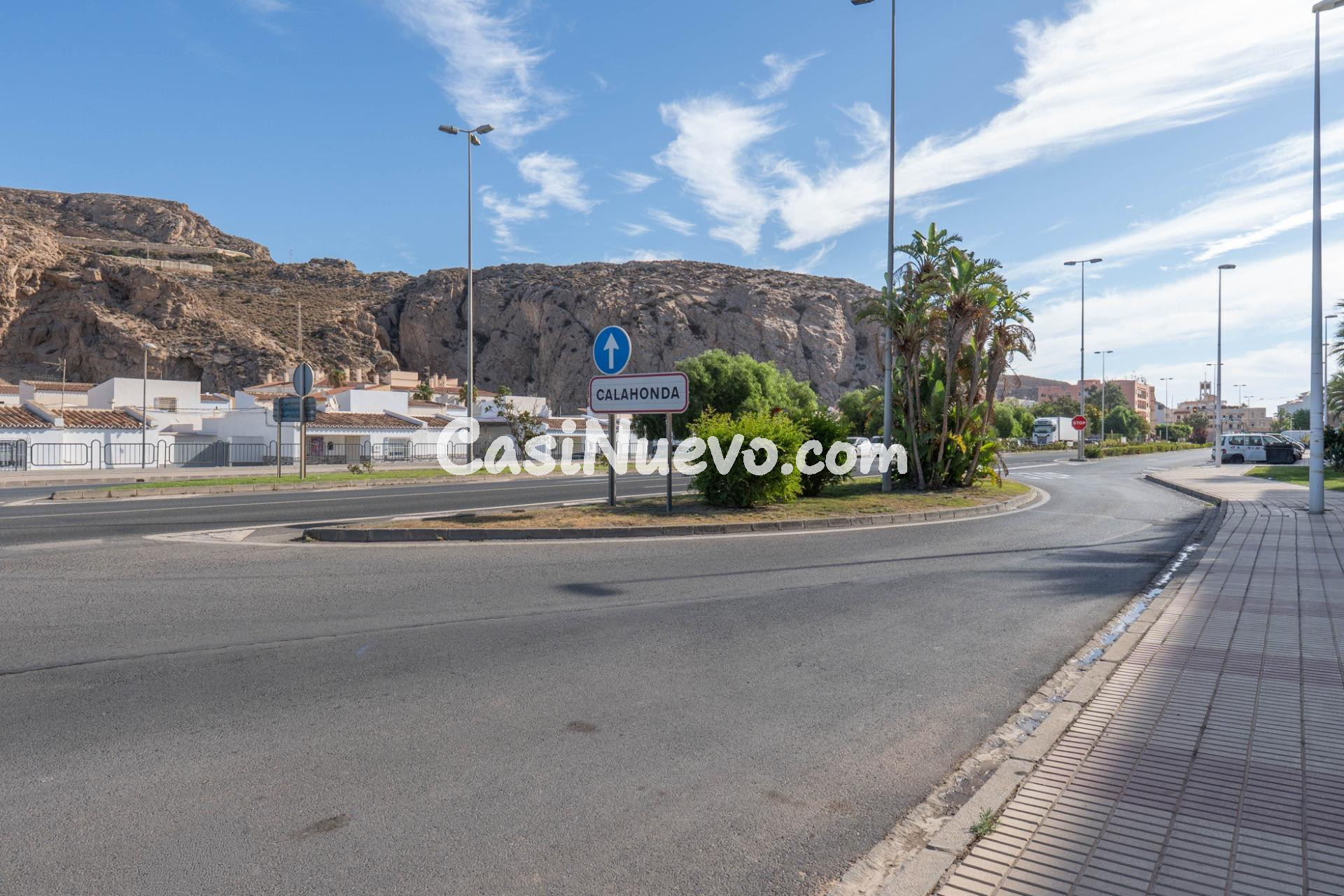 Magnífico apartamento de 2 habitaciones, terraza y garaje en - foto 3