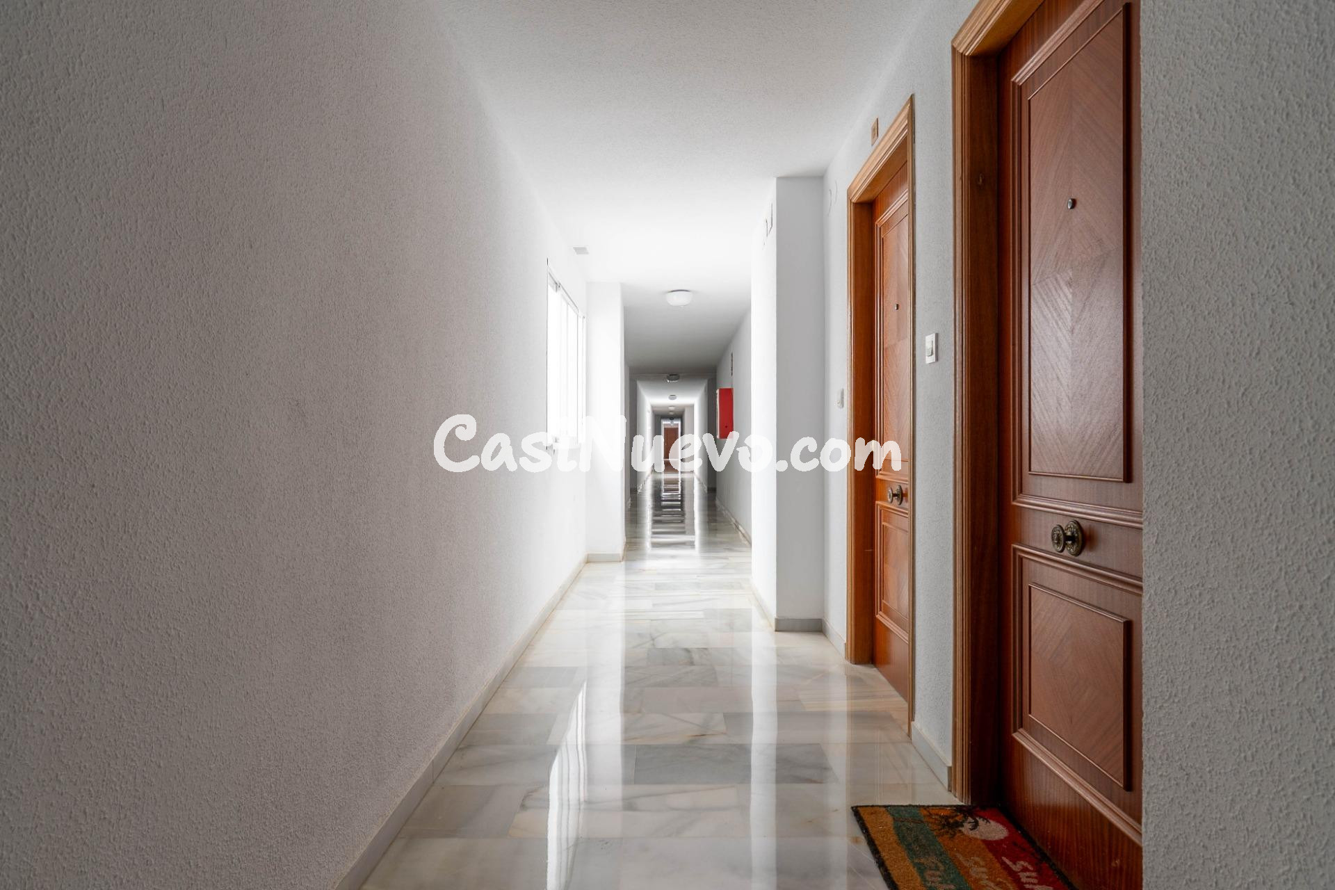 Magnífico apartamento de 2 habitaciones, terraza y garaje en - foto 42