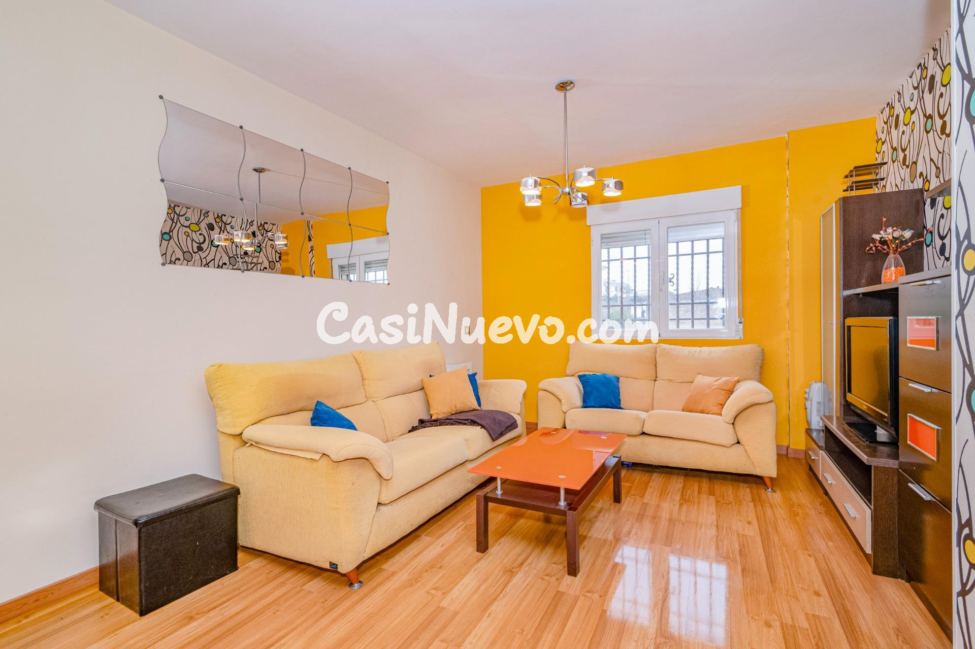 Oportunidad, estupendo piso amueblado y listo para entrar a  - foto 2