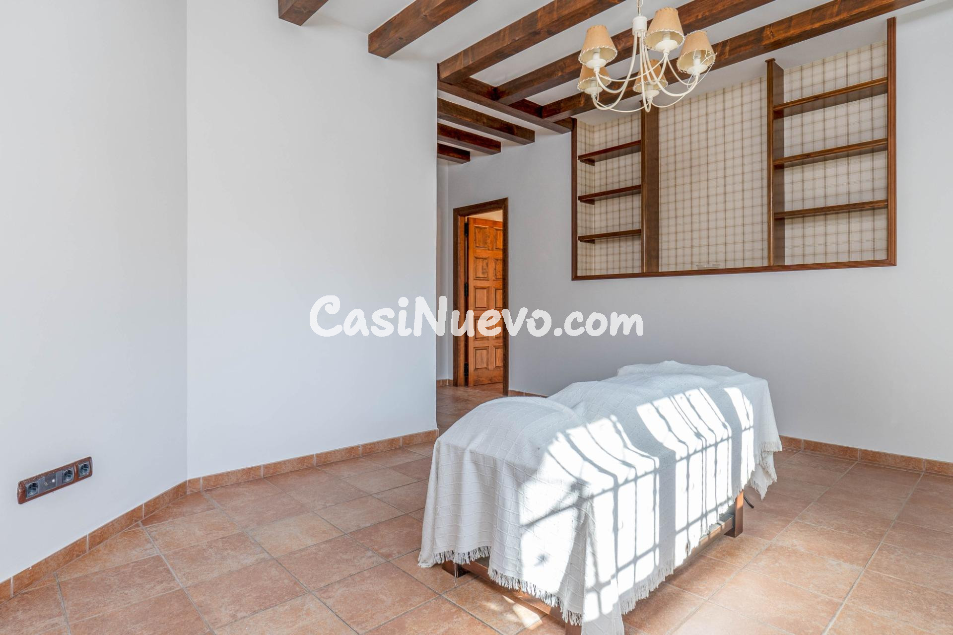 Chalet de 505 m2 construidos con piscina y jardines. 5 dormi - foto 20