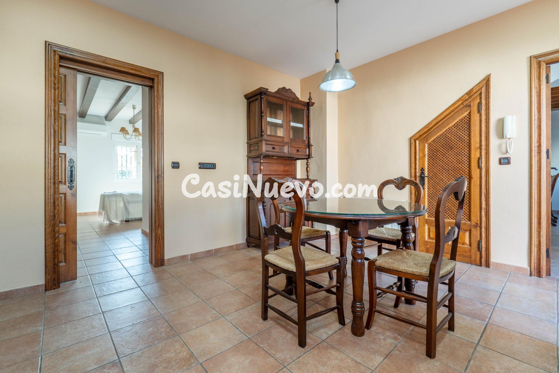 Chalet de 505 m2 construidos con piscina y jardines. 5 dormi - foto 23