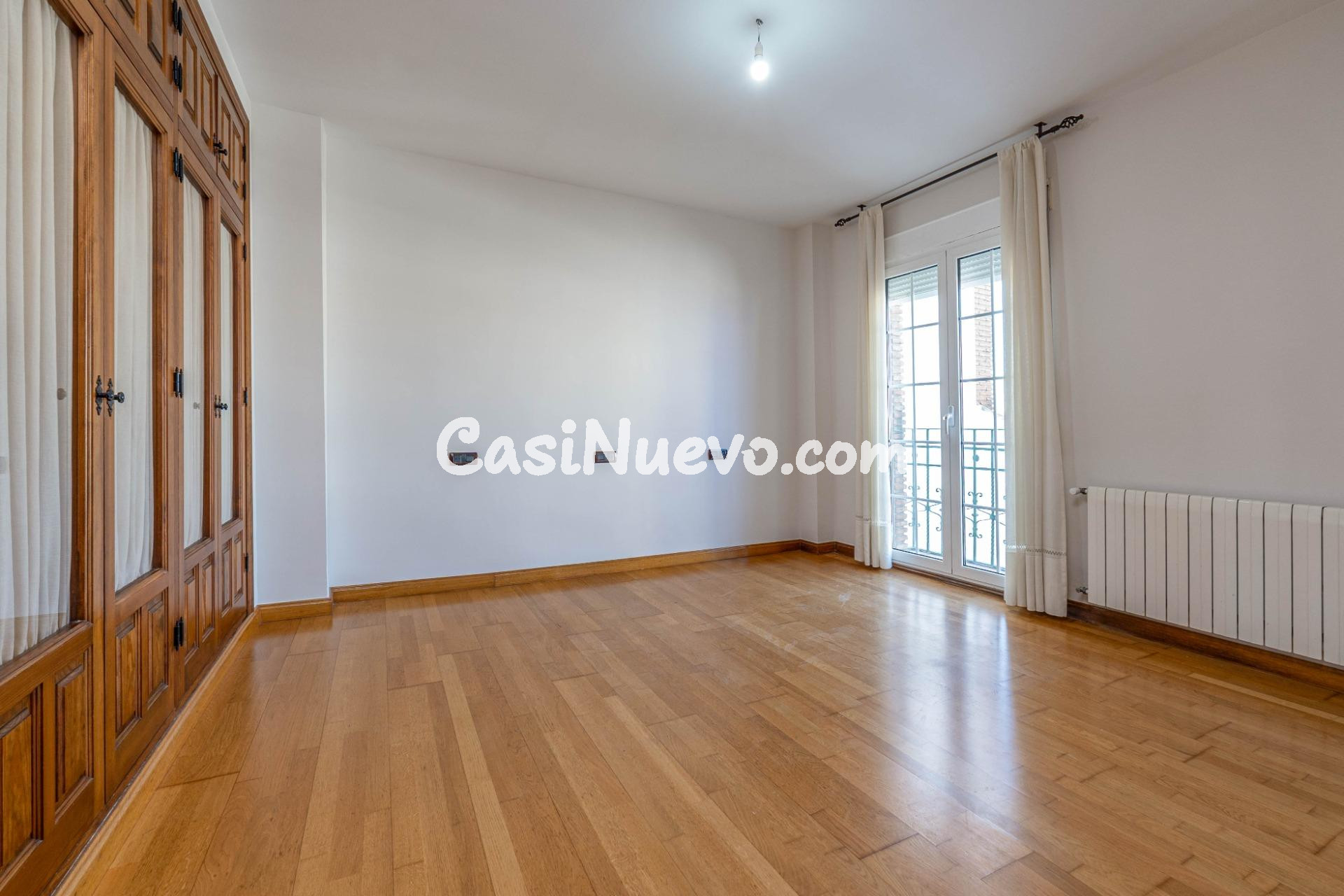 Chalet de 505 m2 construidos con piscina y jardines. 5 dormi - foto 34