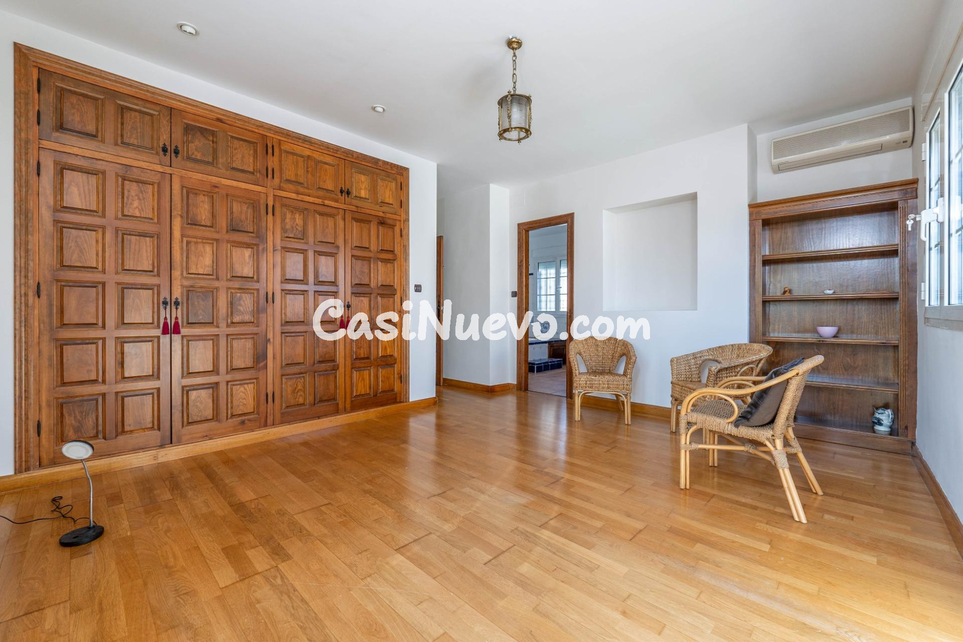 Chalet de 505 m2 construidos con piscina y jardines. 5 dormi - foto 46