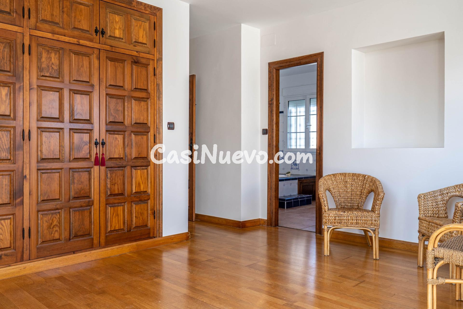 Chalet de 505 m2 construidos con piscina y jardines. 5 dormi - foto 47