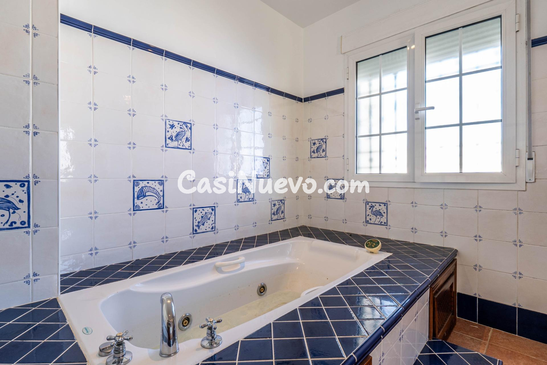 Chalet de 505 m2 construidos con piscina y jardines. 5 dormi - foto 50