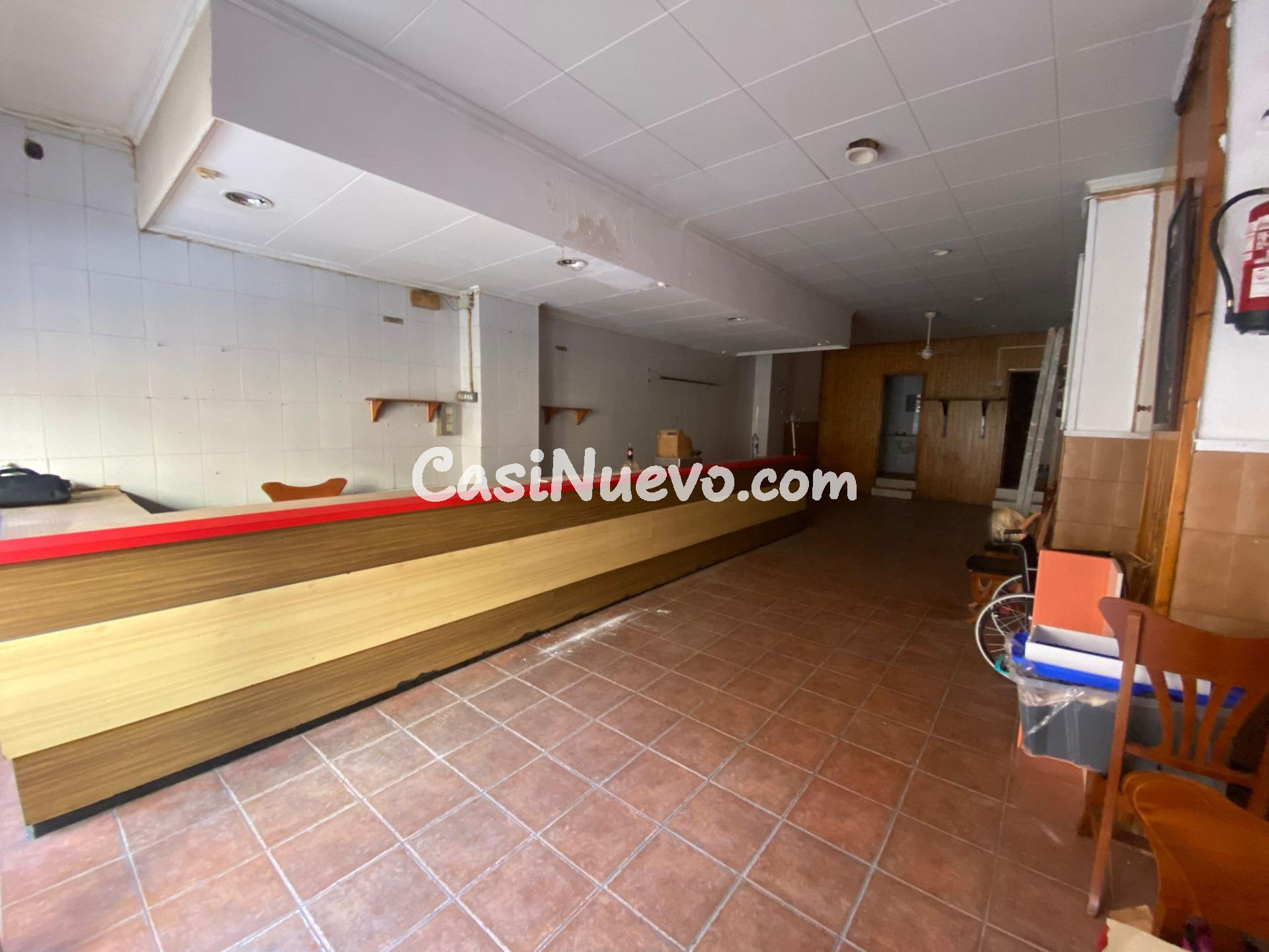 LOCAL DIAFANO CON SALIDA DE HUMOS