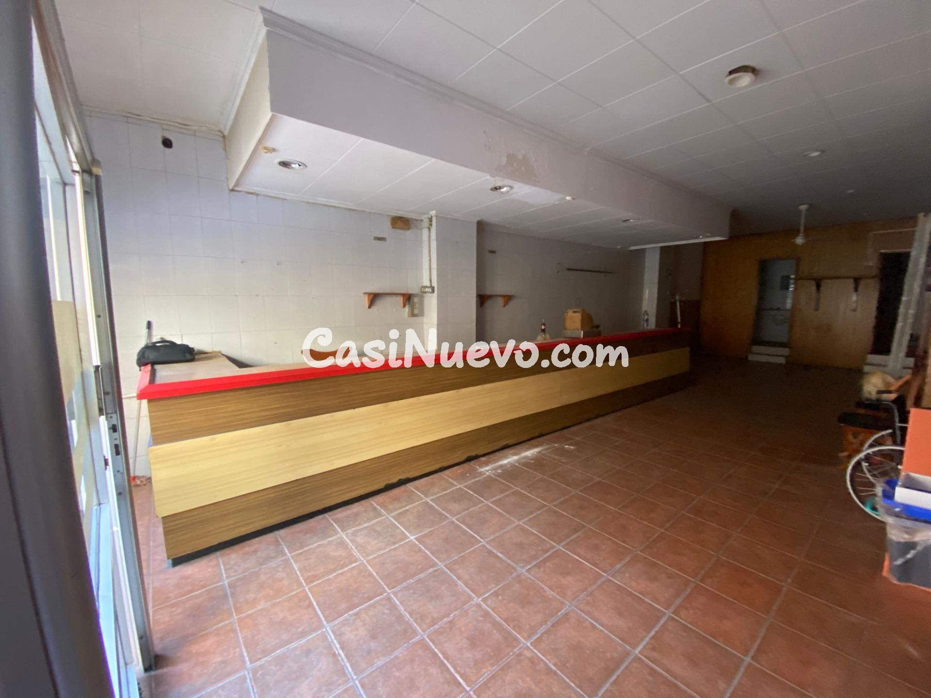 LOCAL DIAFANO CON SALIDA DE HUMOS - foto 4