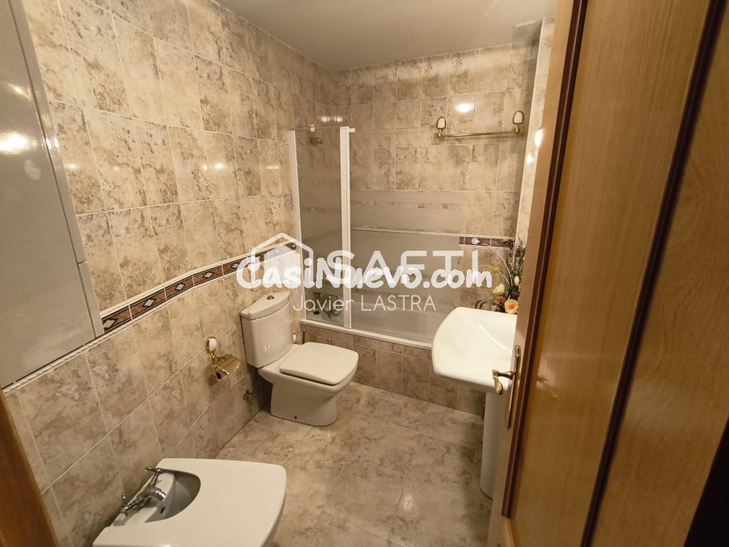 Piso en perfecto estado con cochera en la granja - foto 9