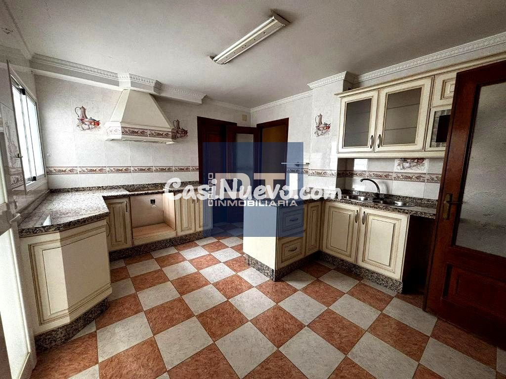 Piso en venta en c. virgen de la encarnación, 5-7, Sevilla. - foto 2