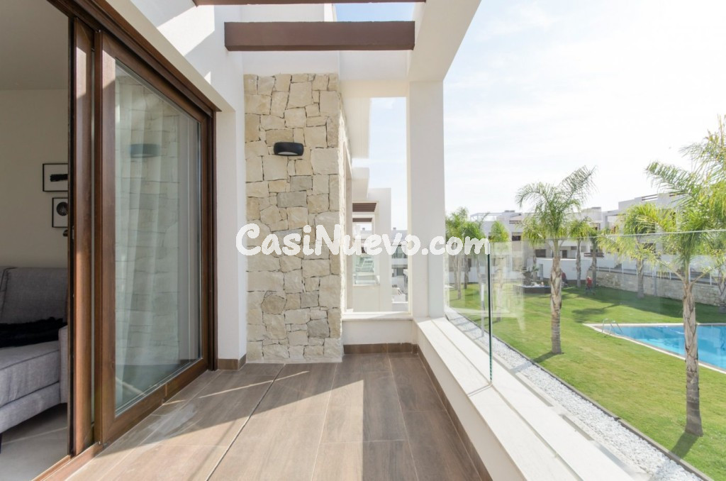 Nuevo residencial de bungalows  en Los Balcones con vistas a