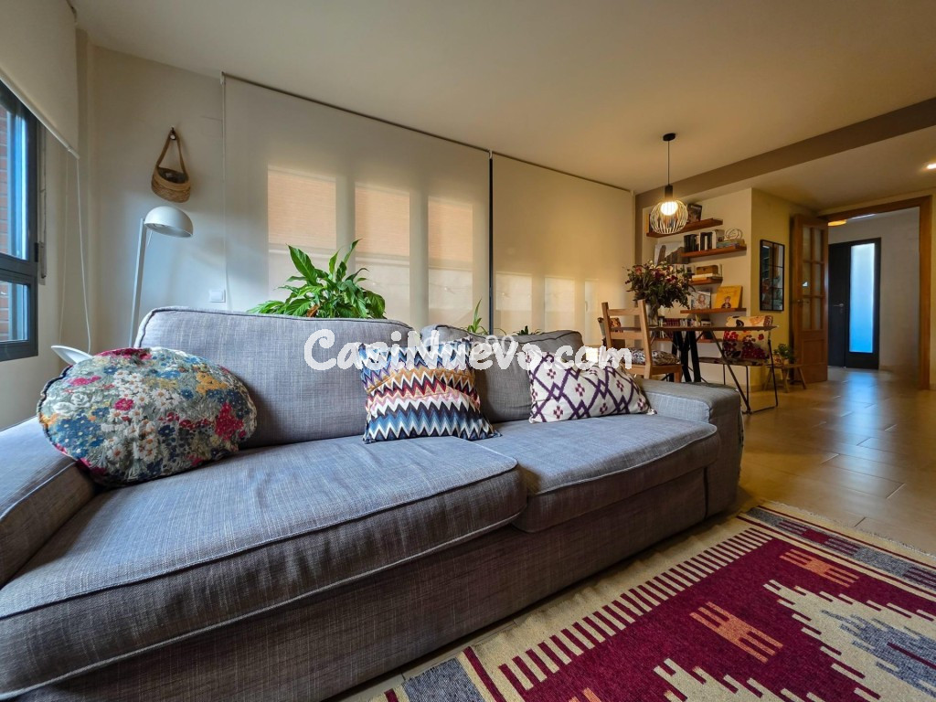 Espectacular Casa Pareada de 280 m2: Espacio, Diseño y Efici - foto 3