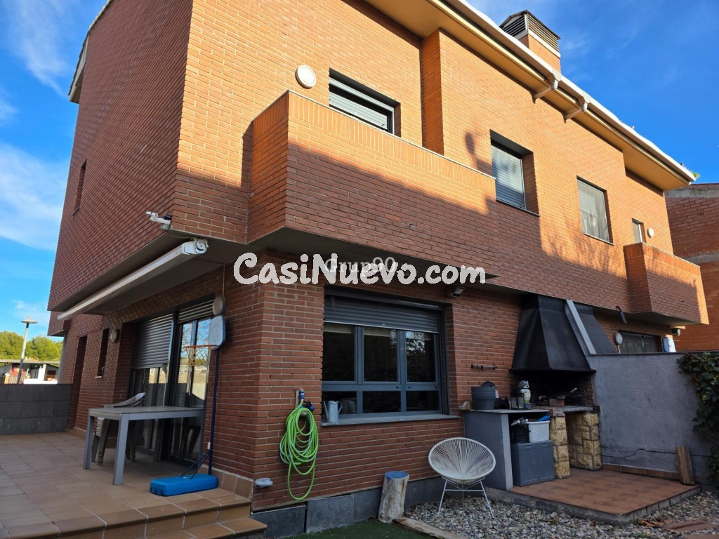 Espectacular Casa Pareada de 280 m2: Espacio, Diseño y Efici - foto 10