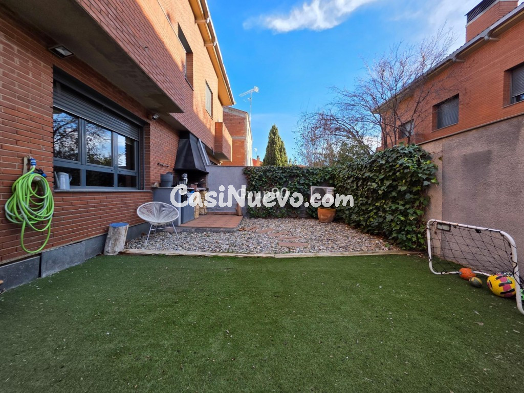 Espectacular Casa Pareada de 280 m2: Espacio, Diseño y Efici - foto 13