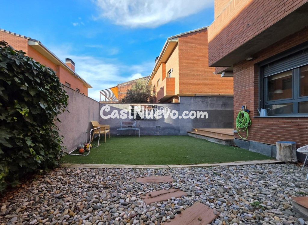 Espectacular Casa Pareada de 280 m2: Espacio, Diseño y Efici - foto 14